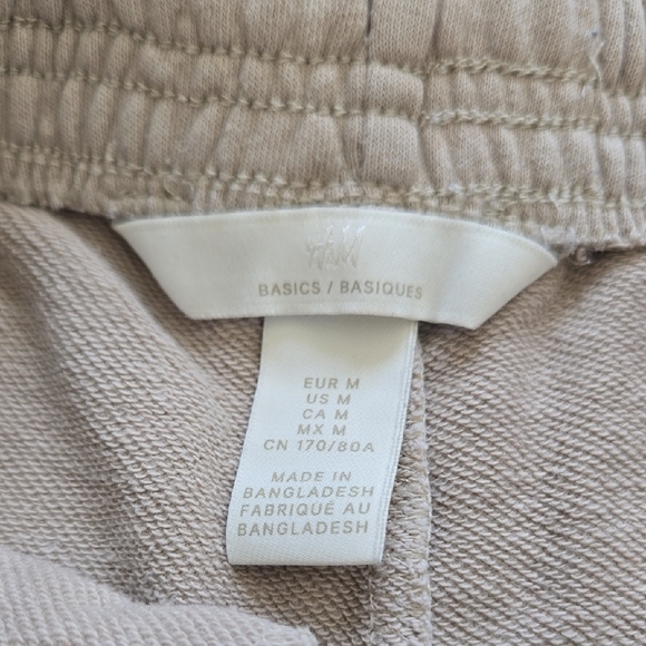 H&M Women's Light Green Athletic Shorts - Picture 2 of 3